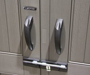 Lockable doors